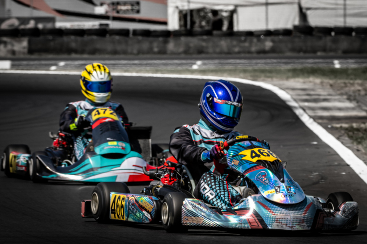 Vida Beni ismét gokartban!