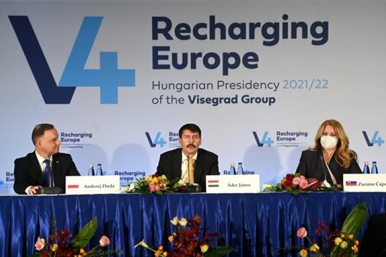 V4-államfők: oltással lehet a leghatékonyabban védekezni