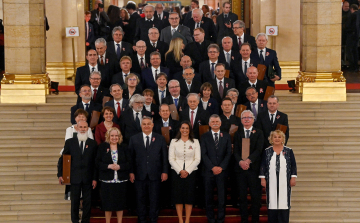 Átadták az állami kitüntetéseket az Országházban