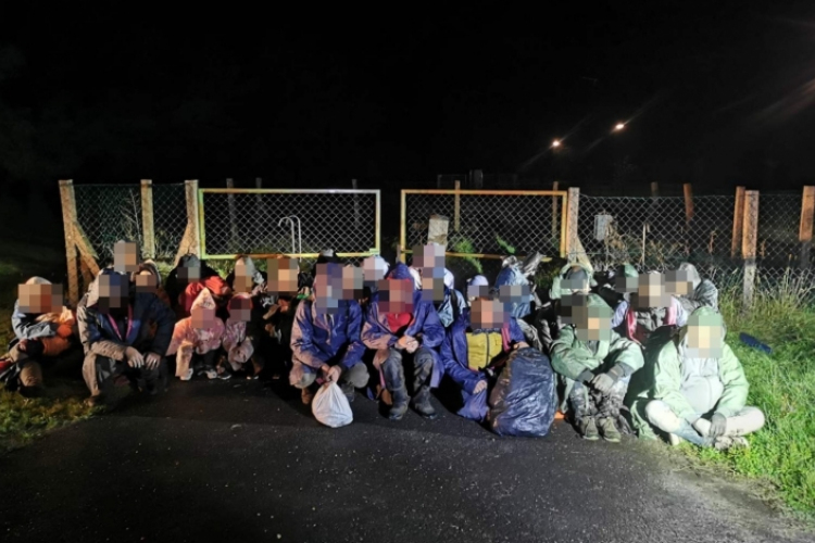 Több mint hétszáz határsértő ellen intézkedtek a hétvégén