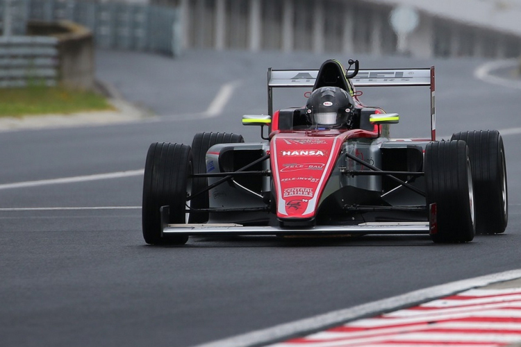 Klasszikus pályán klasszikus F1-esekkel