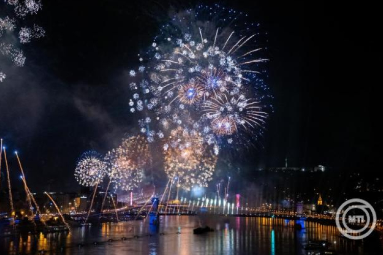 Augusztus 20. - Több mint 45 ezer pirotechnikai effekt lesz a tűzijátékon
